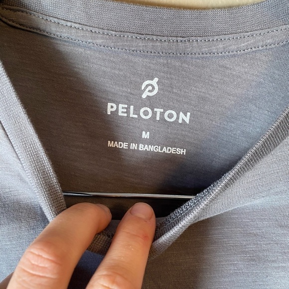 Peloton Long Sleeve Graphic Logo Tee Shirt - Picture 6 of 6